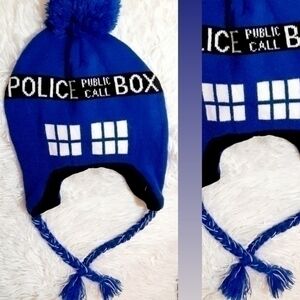 BBC Dr. Who & TM BBC Call Box Pom-Pom Hat